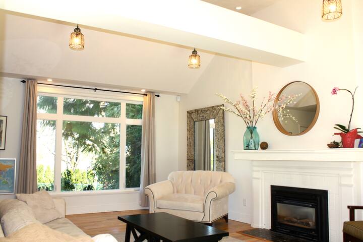 Spacious 4br home by Jericho beach, UBC gallery image 4