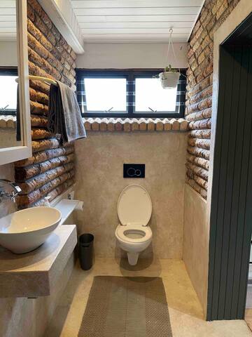 Mountain view family home gallery image 3