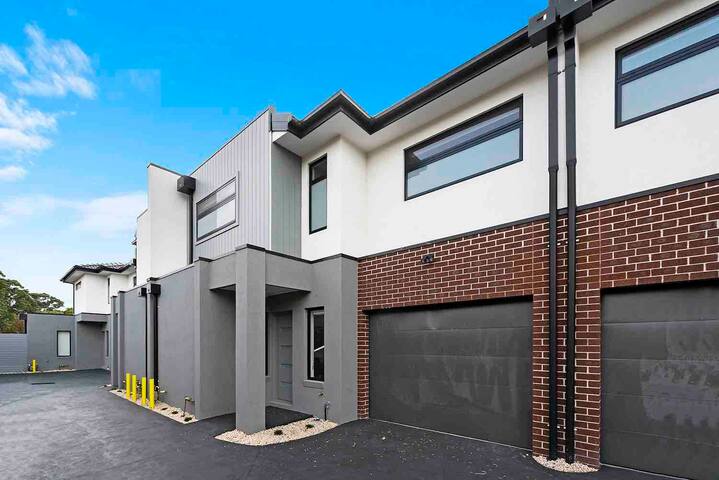 Domi Rentals – The Hampton Homes gallery image 3