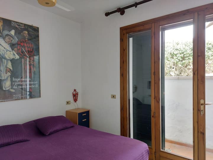 Chumba cha kulala mara mbili na kiyoyozi 