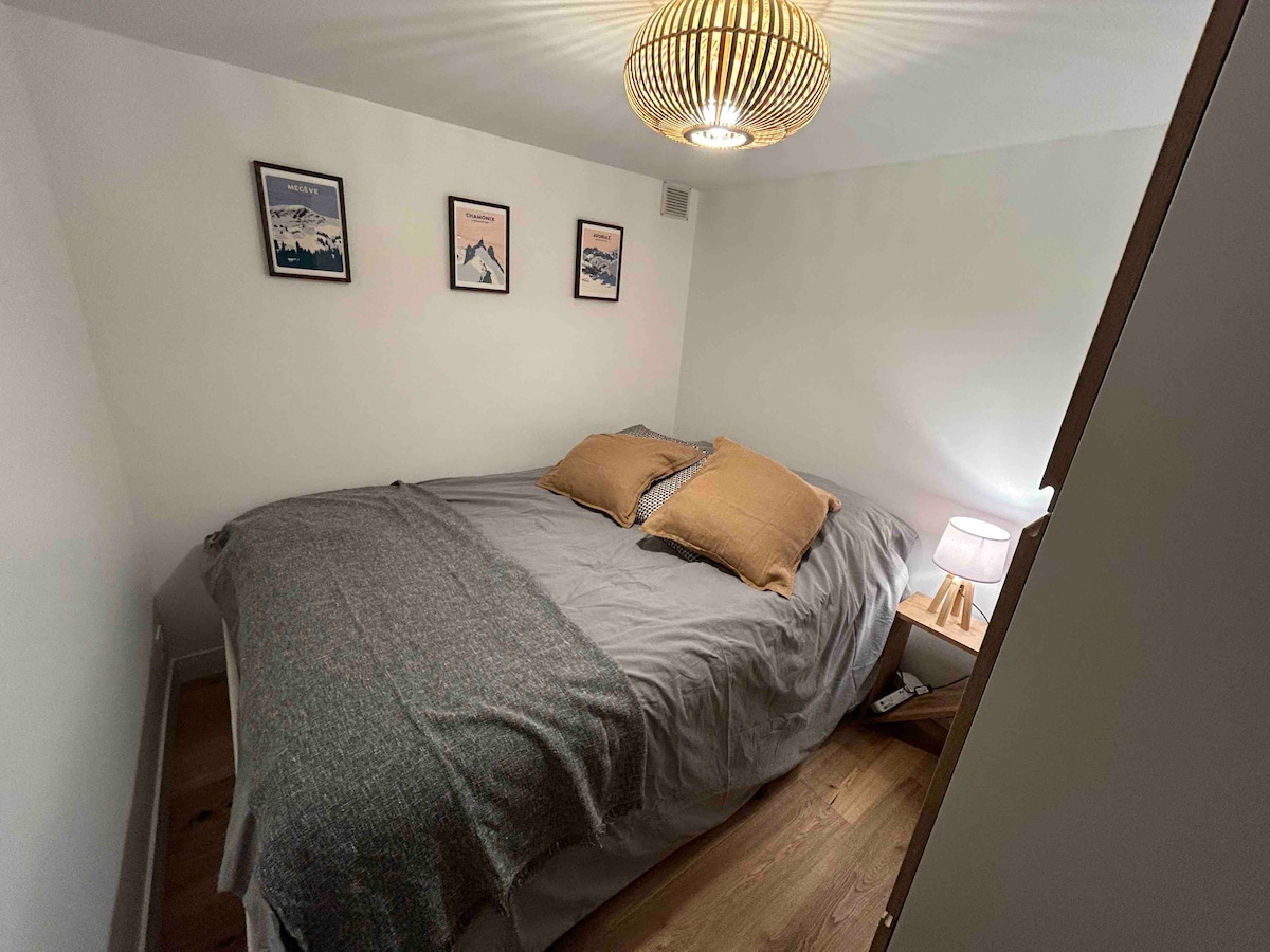 Dvokrevetna brvnara (bez prozora)