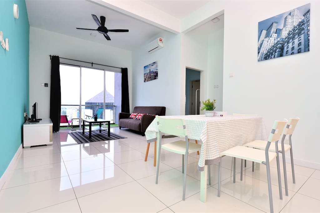 Spacous & Comfort Living Room