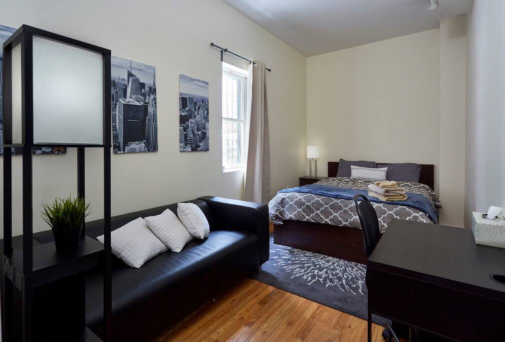Large bedroom 1 with sofa