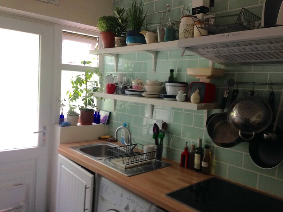Kitchen (galley style)