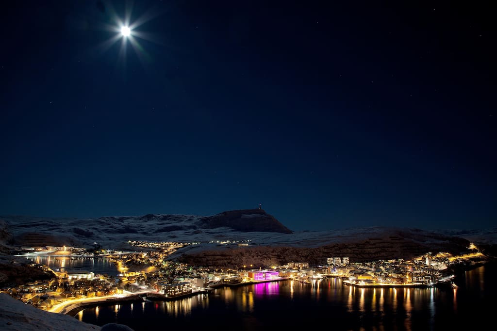 Picture taken at 10.00 p.m. at full moon in november