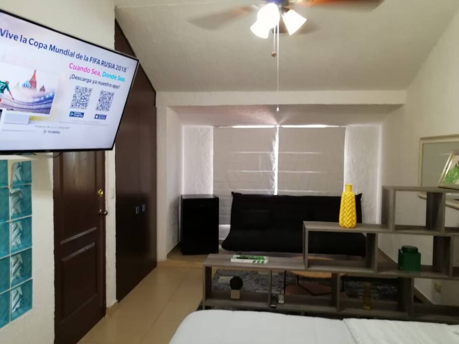 Smart TV with cable access /Netflix
TV con servicio de cable / Netflix