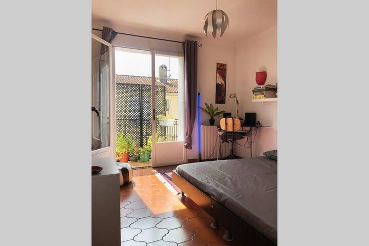 Chambre dans quartier calme proche centre-ville