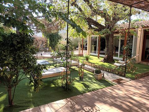 Villa with pool for 14 people
