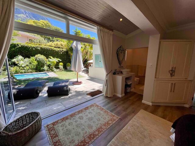 Rose Cottage By Kirstenbosch/Inverter gallery image 2