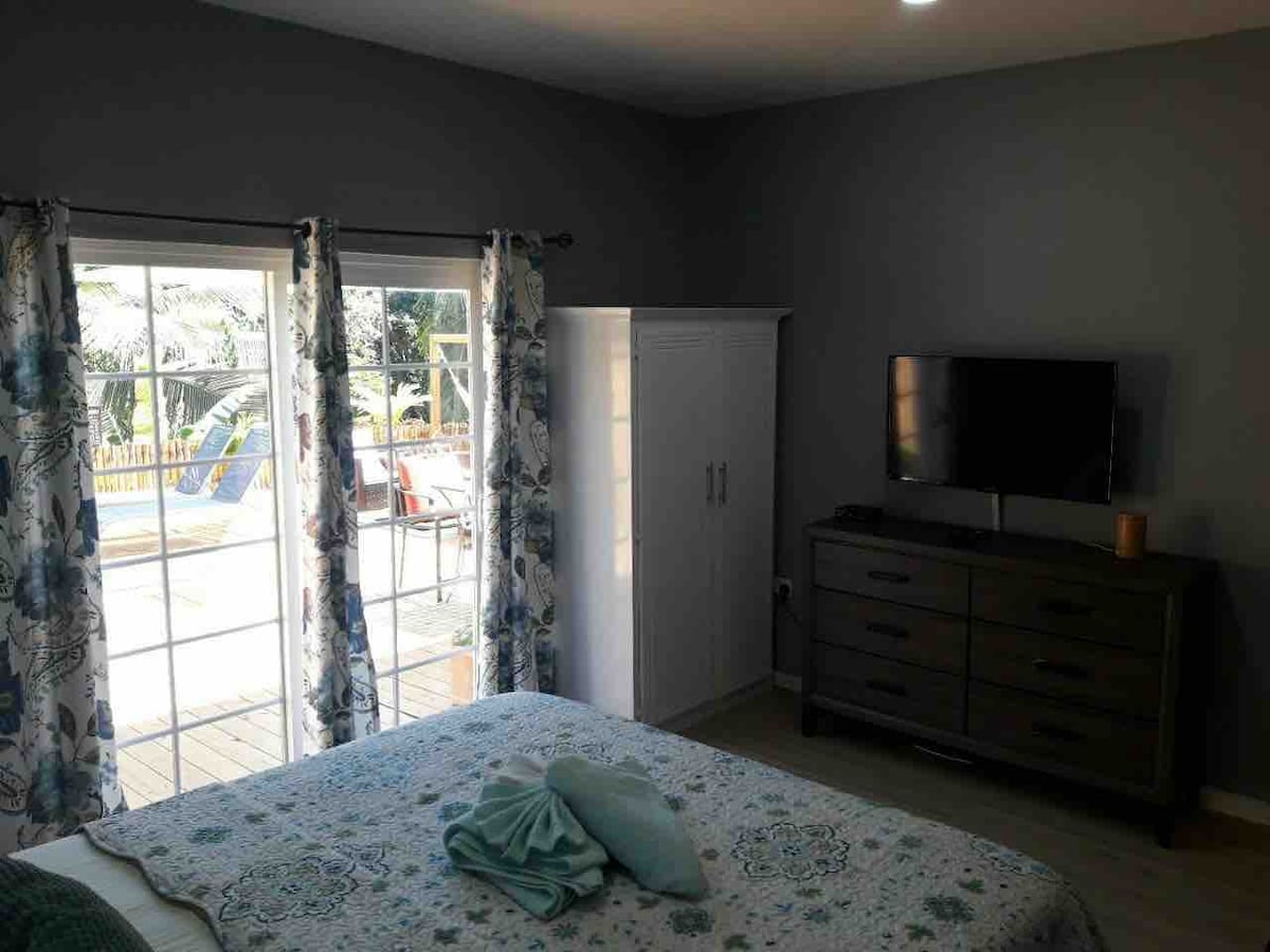 Im Zimmer Fernseher,