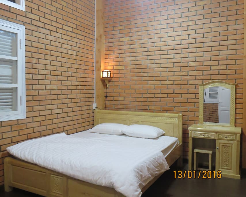 2 Bed Rooms: double bed