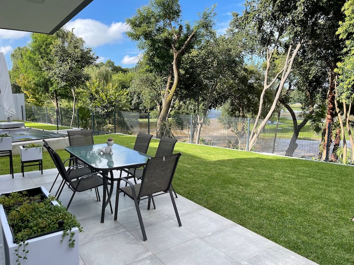 Renovated 2 Bedroom Flatlet on Secure Golf Course
