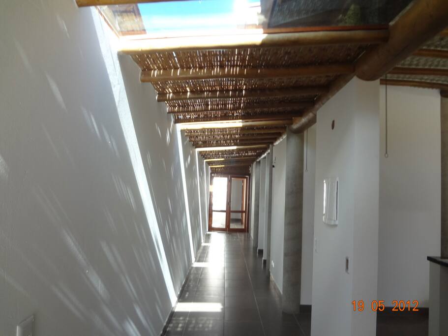 corredor acesso aos quartos