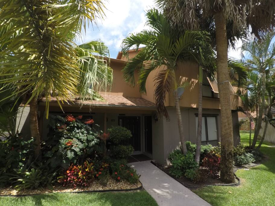 Top 100 Airbnb Rentals 2017 in West Palm Beach, Florida