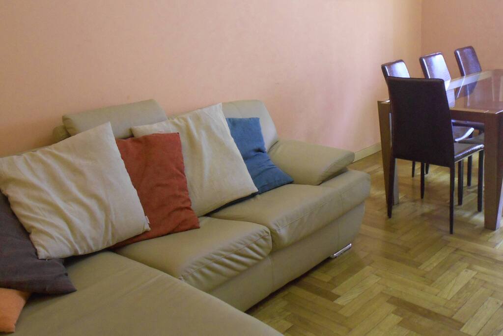 LIVING ROOM. MAY BE USED AS 4TH BEDROOM
