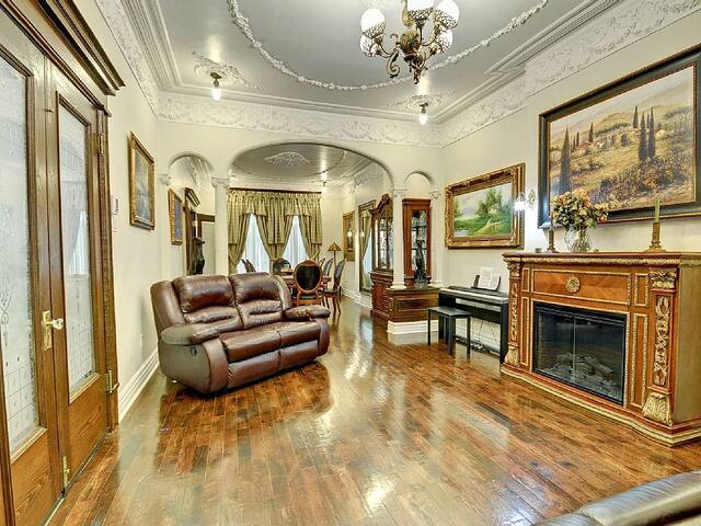 Montreal Chateau. gallery image 4
