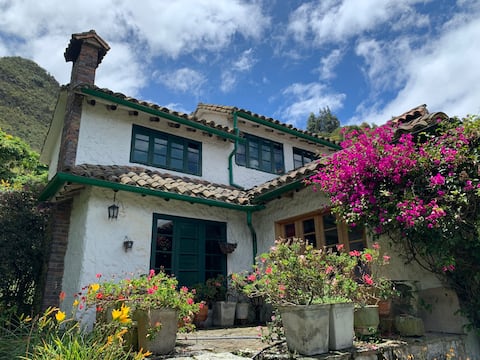 Spectacular view of the valley, tranquility and privacy.