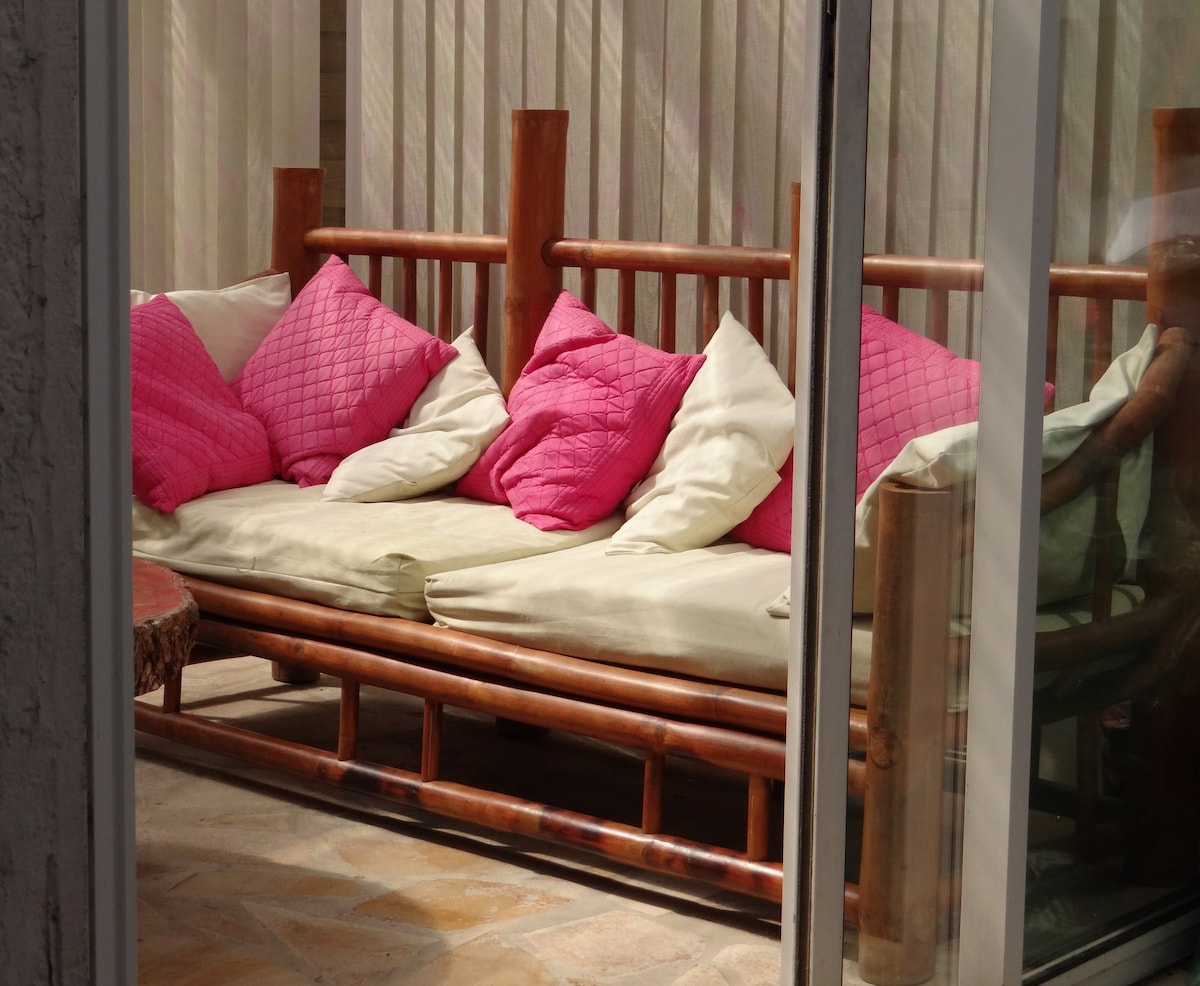 Successful Airbnb property: Large studio close to the beach in Ouistreham