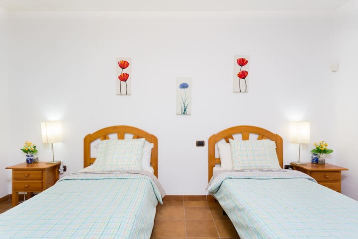 WIFI Tenerife South twin room(2beds