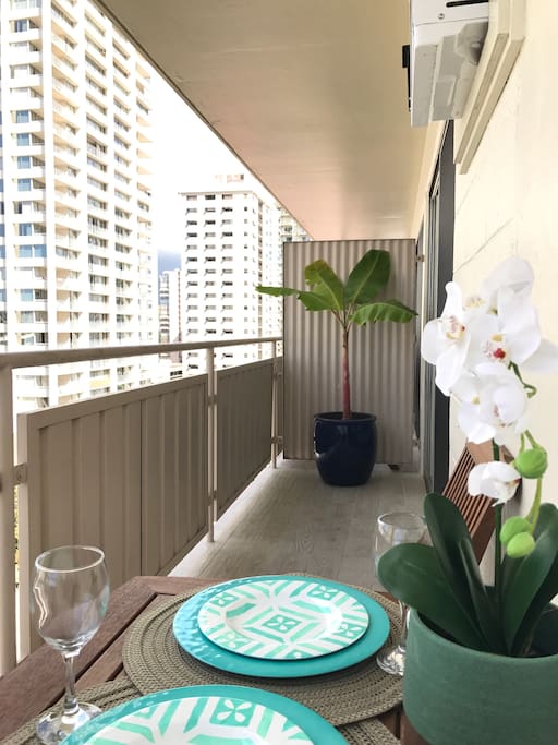 Ocean, Waikiki, and city light views from your private balcony!