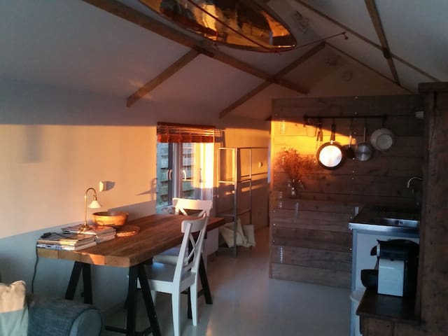 Beachhouse right at the sea