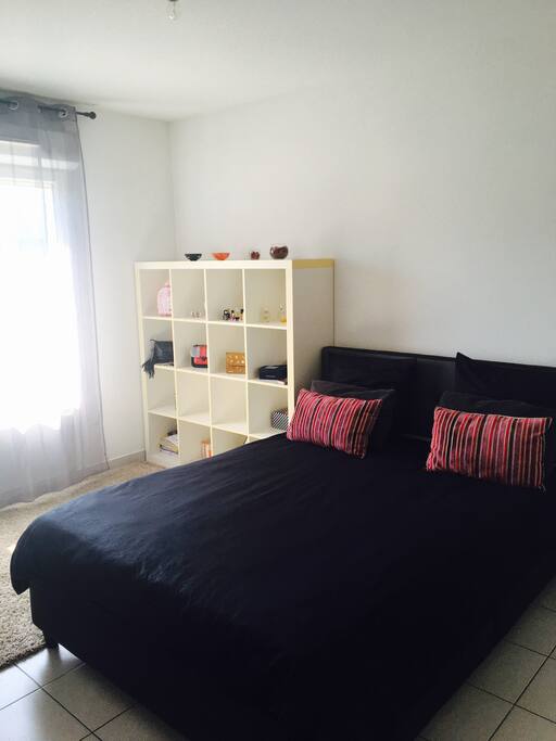 Chambre avec lit double