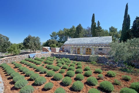 Top Airbnb: Villa Humac Hvar in Općina Jelsa