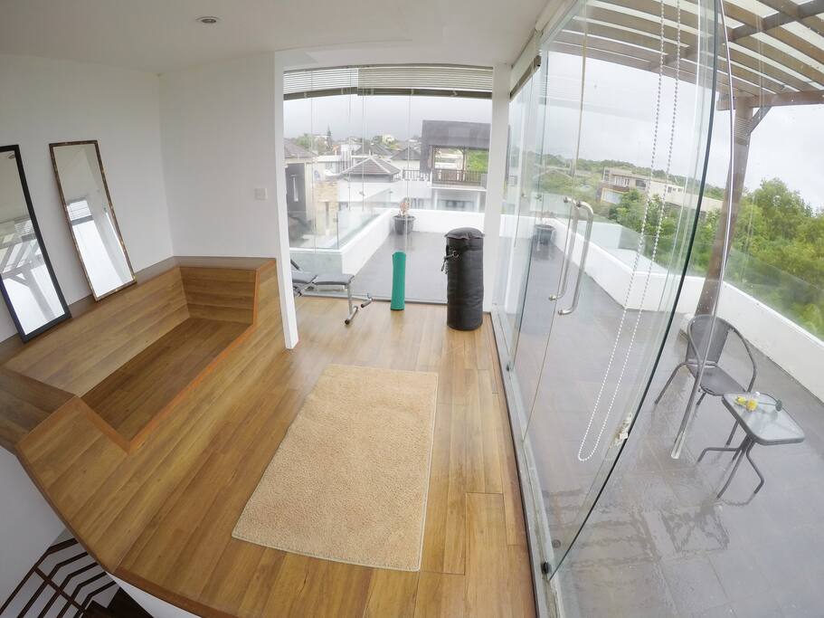 Roof top natural sauna with a spectacular view of the area