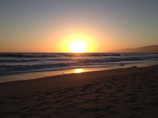 Cozy Beach Bungalow Apt – 2BD/1BA