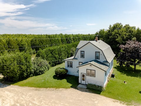 Heart of the Door Homestead
(Pet walking trails)