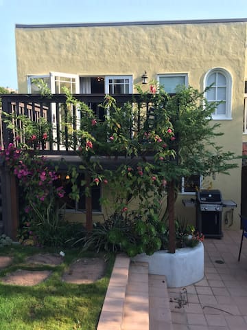 Sunny Cole Valley Home – Easy access to GG Park gallery image 2