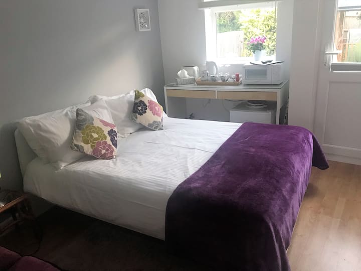 En-suite Double Room With Own Private Entrance - Bath