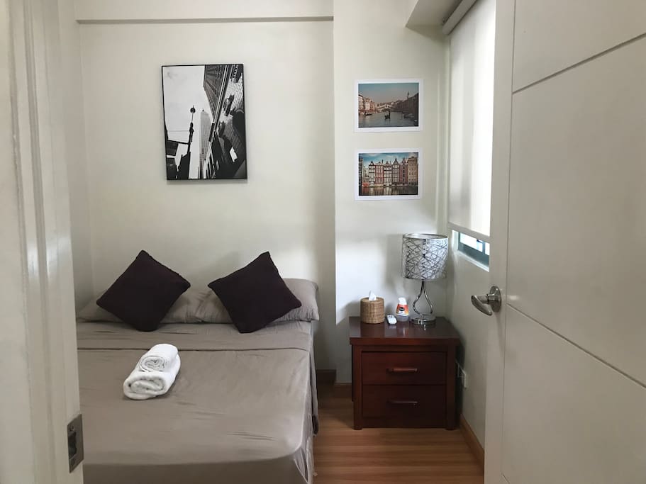 Ground floor bedroom.