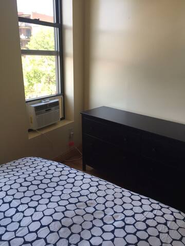 Charming 2BR Prime Carroll Gardens/ F,G Train gallery image 5