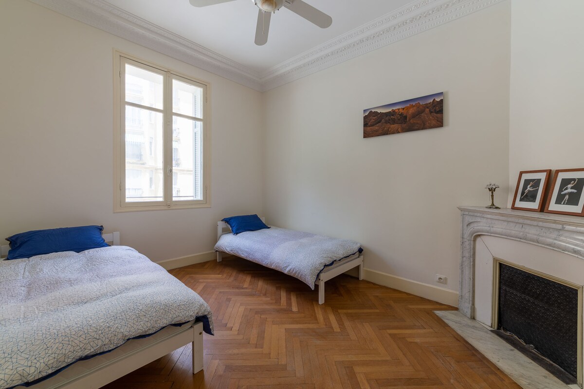 卧室# 2/
卧室# 2