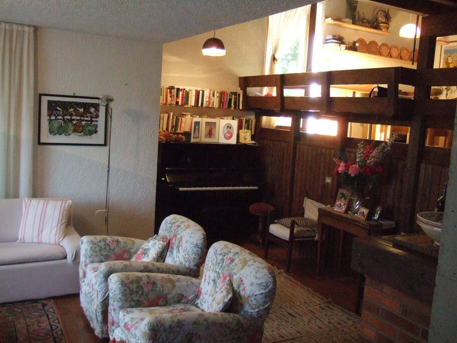 Soggiorno con pianoforte