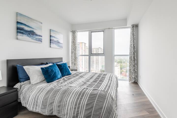 2bdrm+2 bth~Stunning View/Gym/Netflix/Pet Friendly gallery image 3