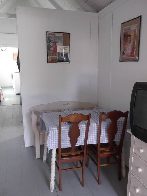 Dining room seats 4