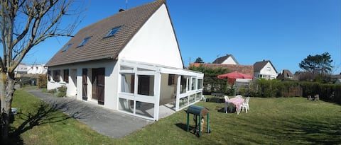 7 bedroom house 200 m from the beach