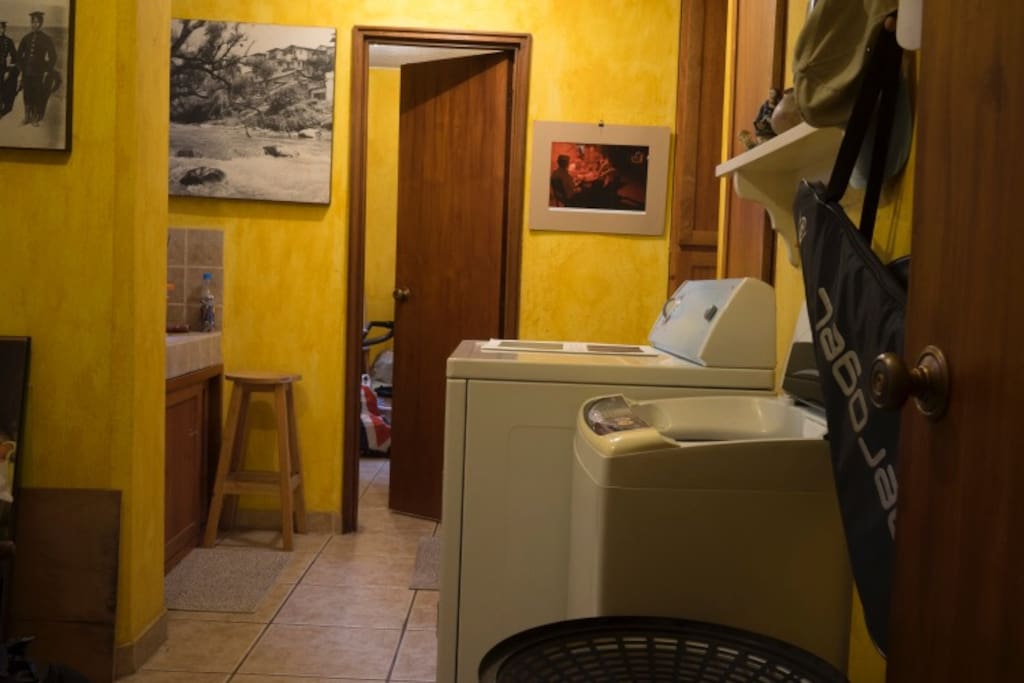 Lavandería. Laundry room.