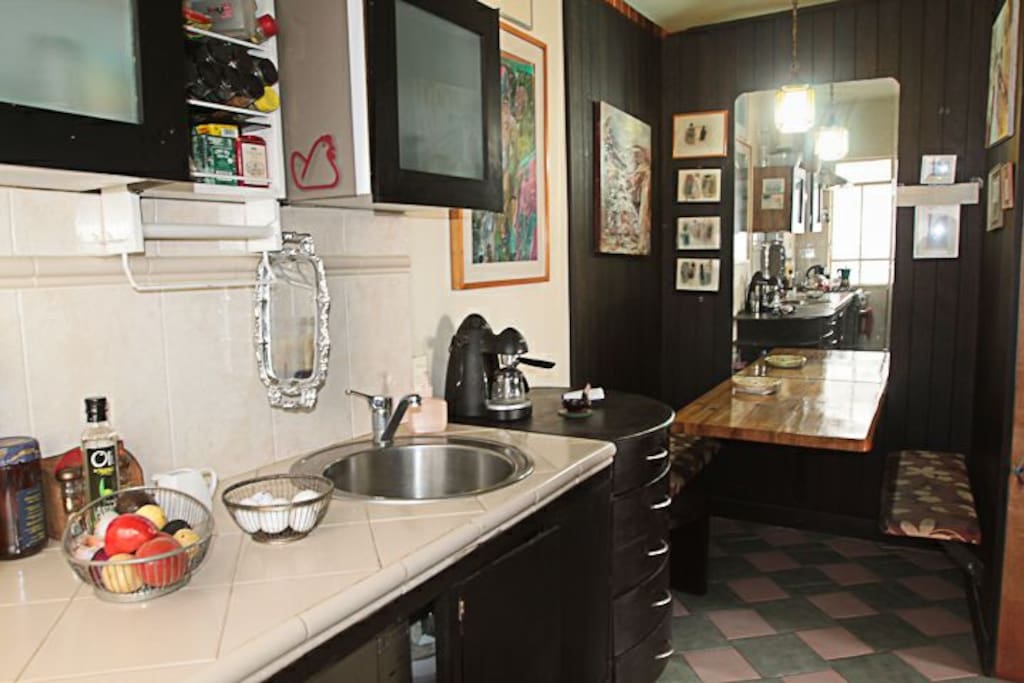 Cocina con Gabinete Desayunador