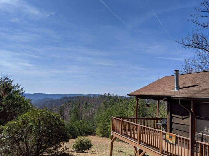 Thru the Trees Cabins for Rent in Purlear, North Carolina, United