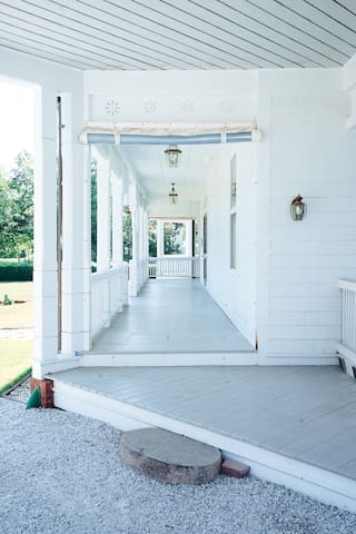 Historic beauty in Narragansett Pier gallery image 4