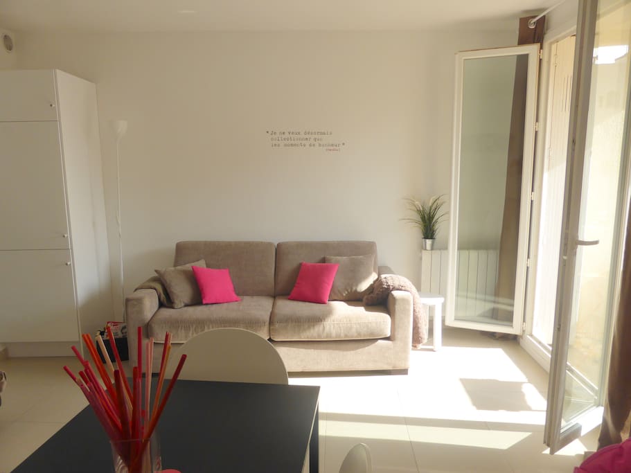 Salon confortable plein sud
