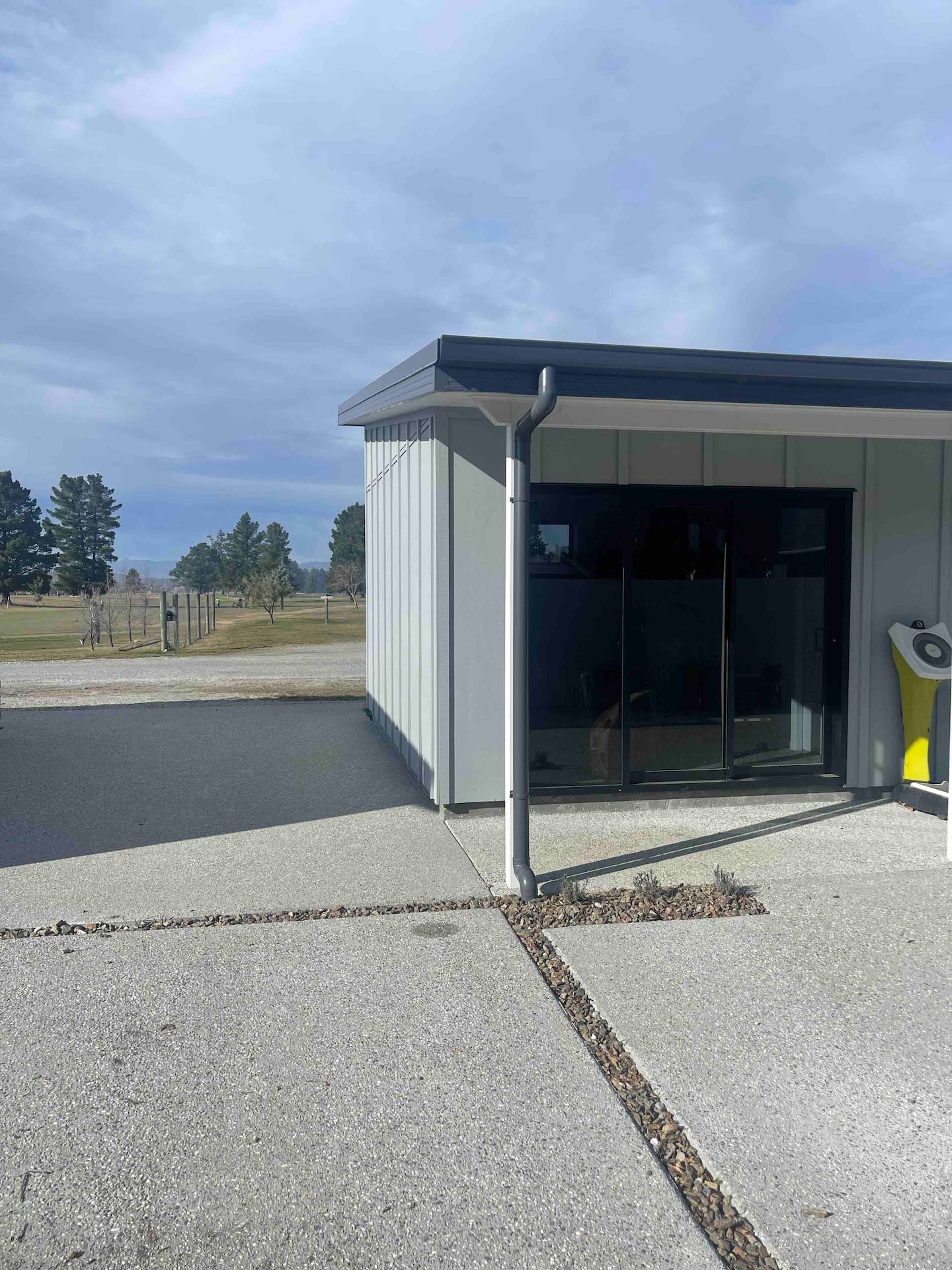 Spacious Studio Unit 1 In Clyde 4
