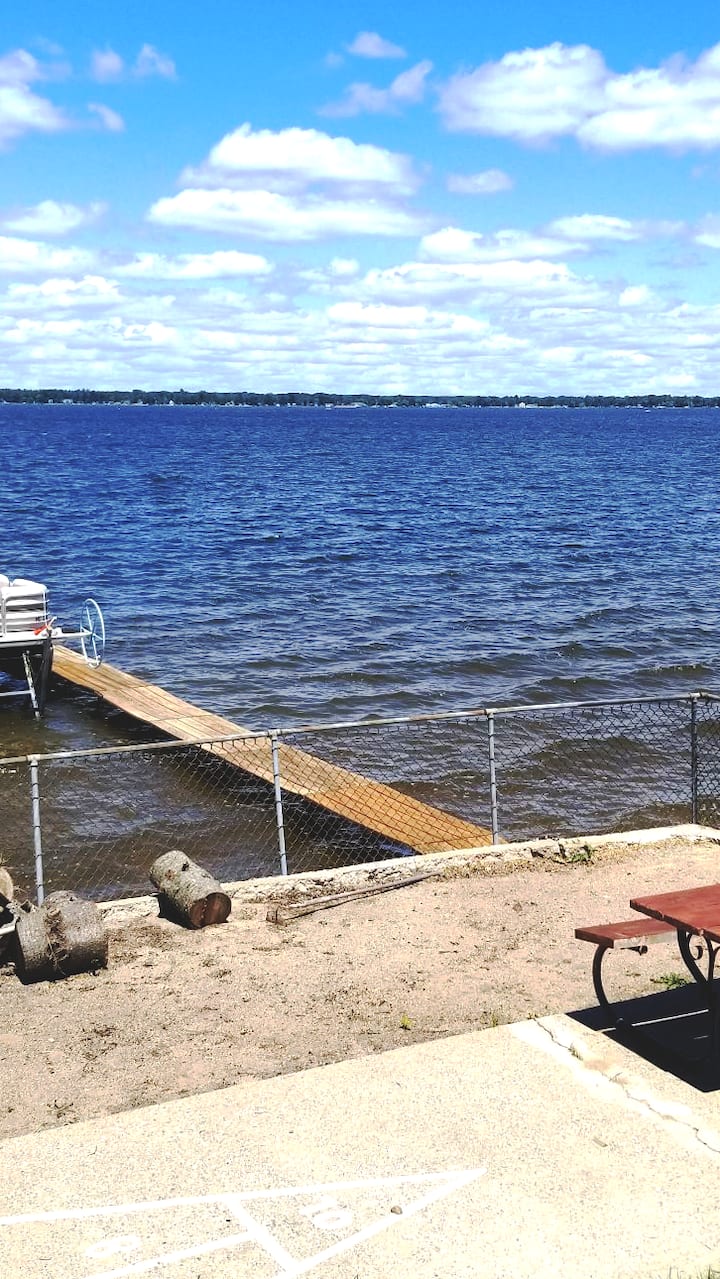 houghton lake waterfront hotels