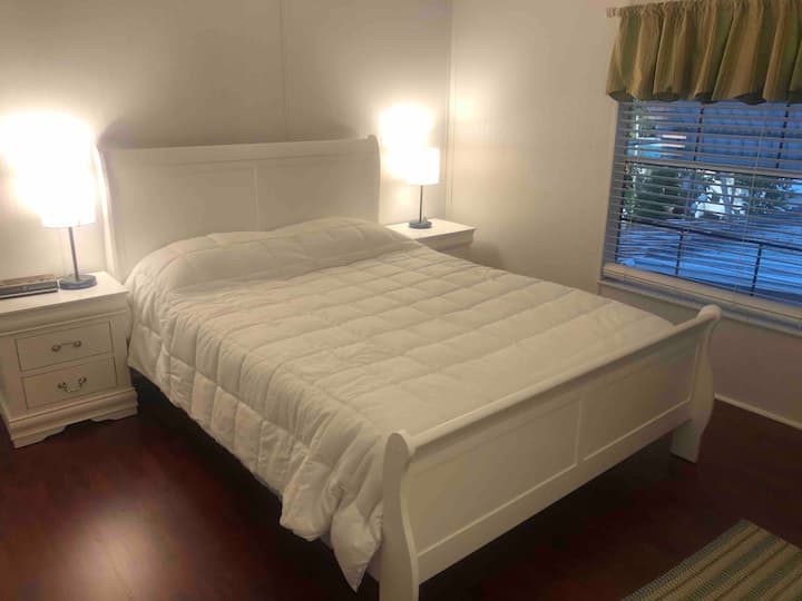 Queen bedroom main level
