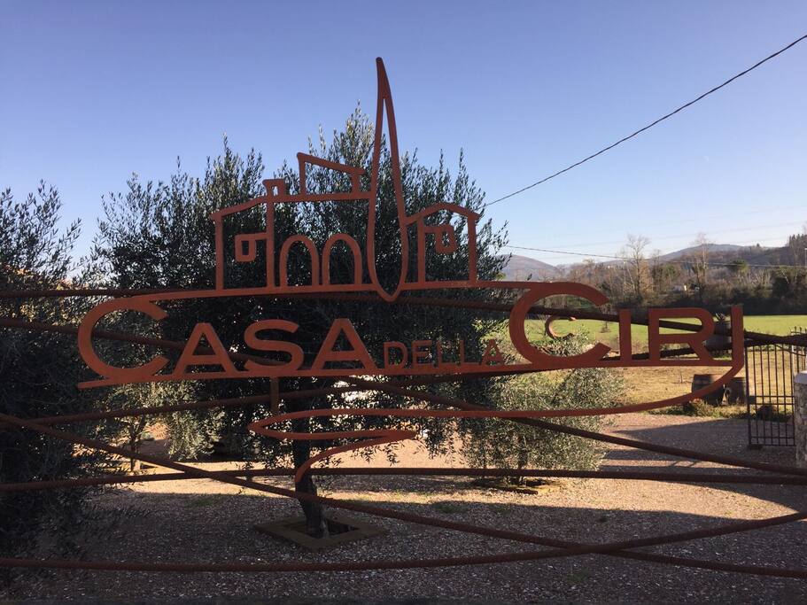 L'insegna da fuori
