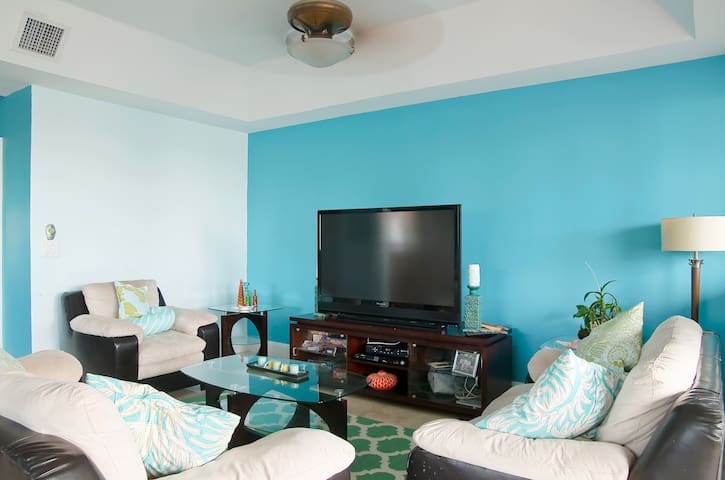 Beachfront MOL Unit 2 Guest Room