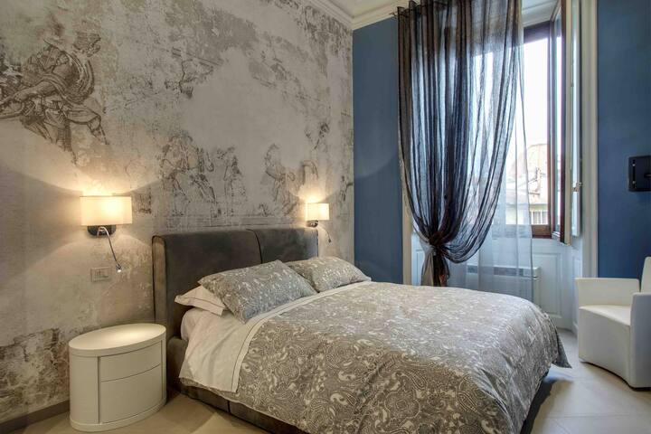 Luxury New Apartment Duomo View 4 sleeps Ac Wifi gallery image 3